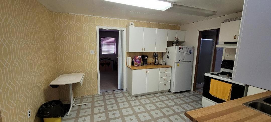 Polar Bear Bed And Breakfast Churchill Exterior photo