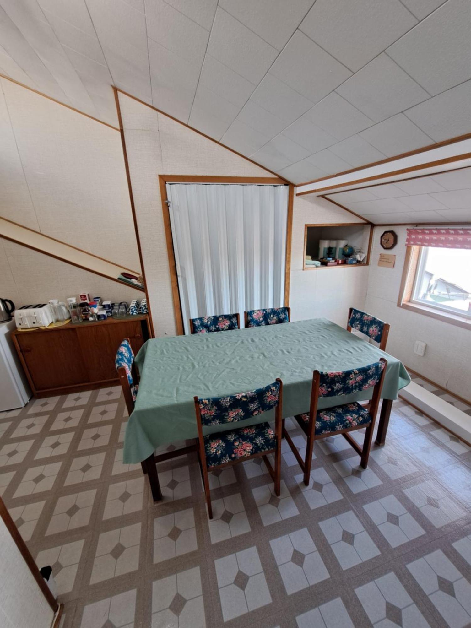 Polar Bear Bed And Breakfast Churchill Exterior photo